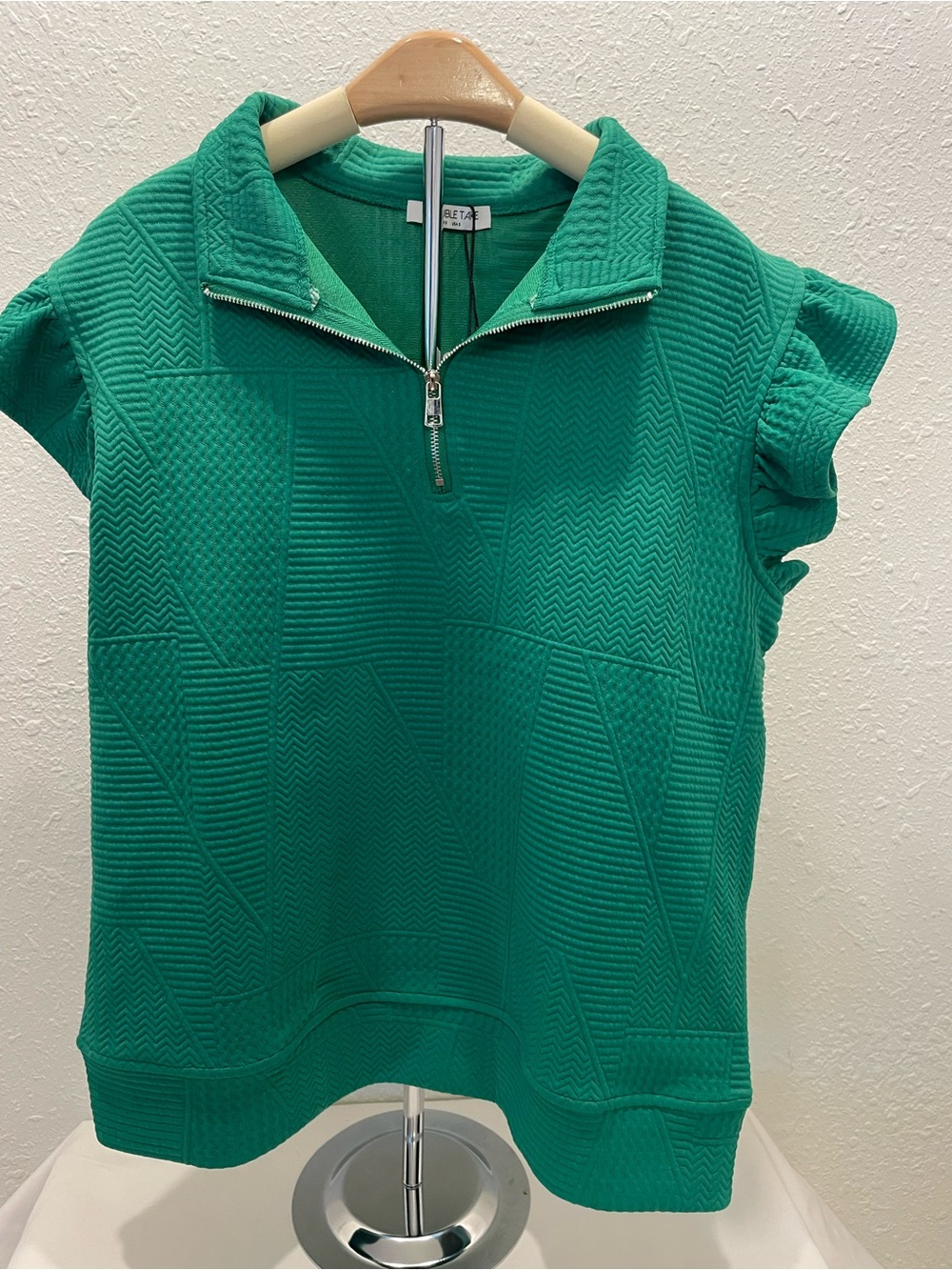 Sleeveless Zip-Front Textured Top in Green